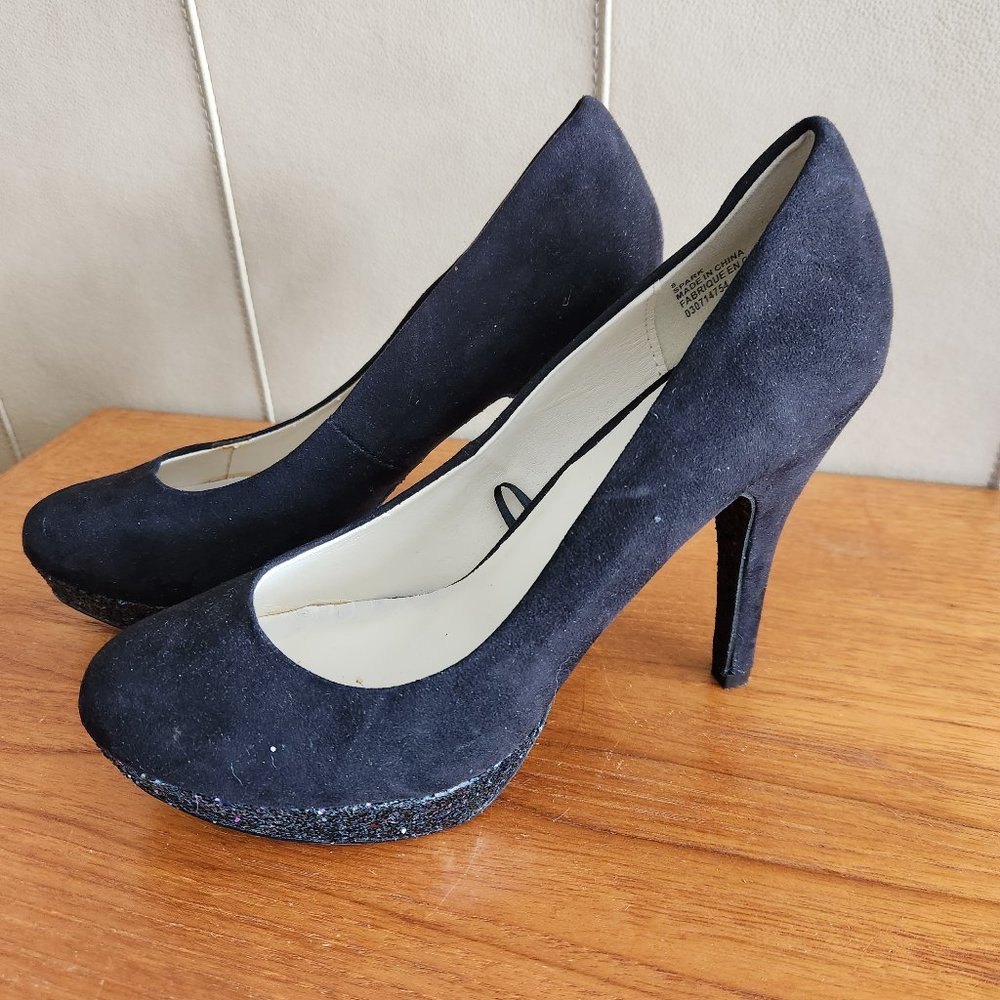 Women's Black Suede Sparkly heels, size 8, GUC